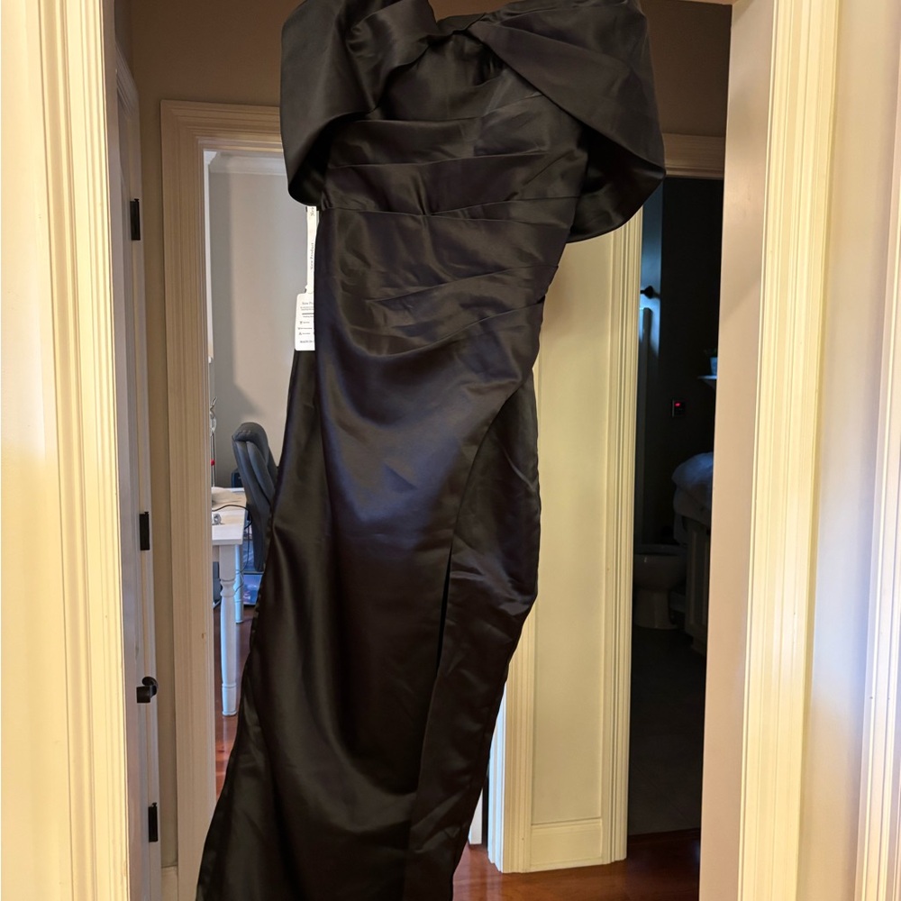 Sophisticated Strapless Black Dress